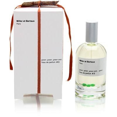 L&#039;Eau de parfum #3 Green green and green